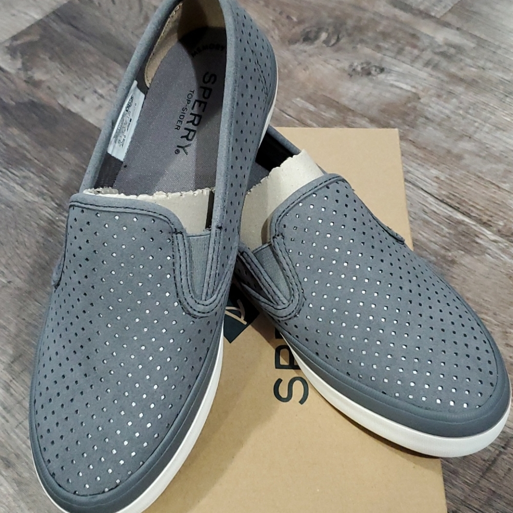 Sperry Perforated slip-ons